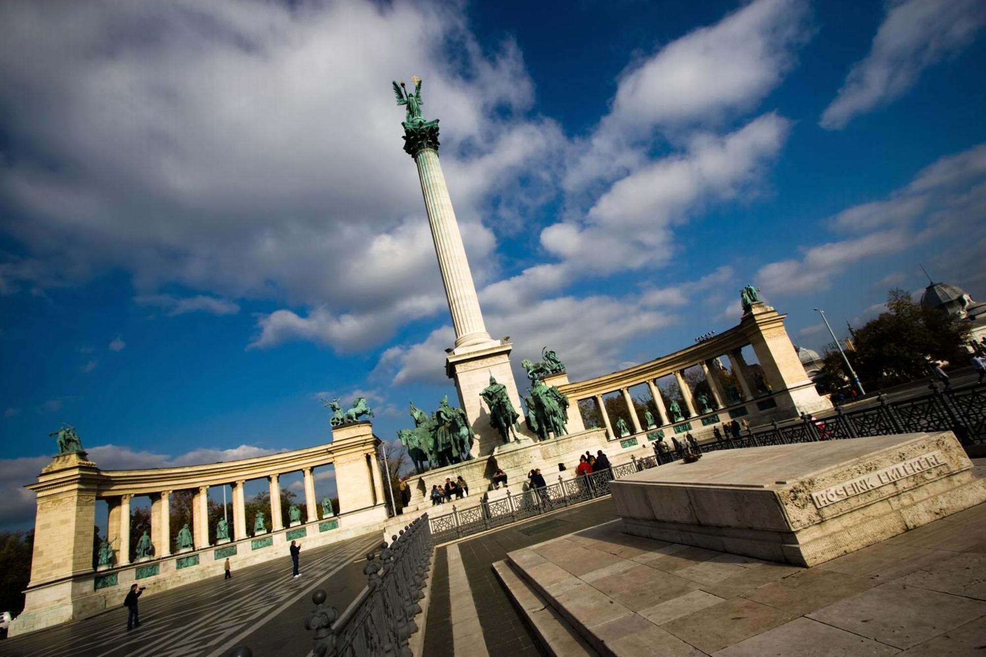 Little Americas National Parks Apartments Budapest Exterior photo